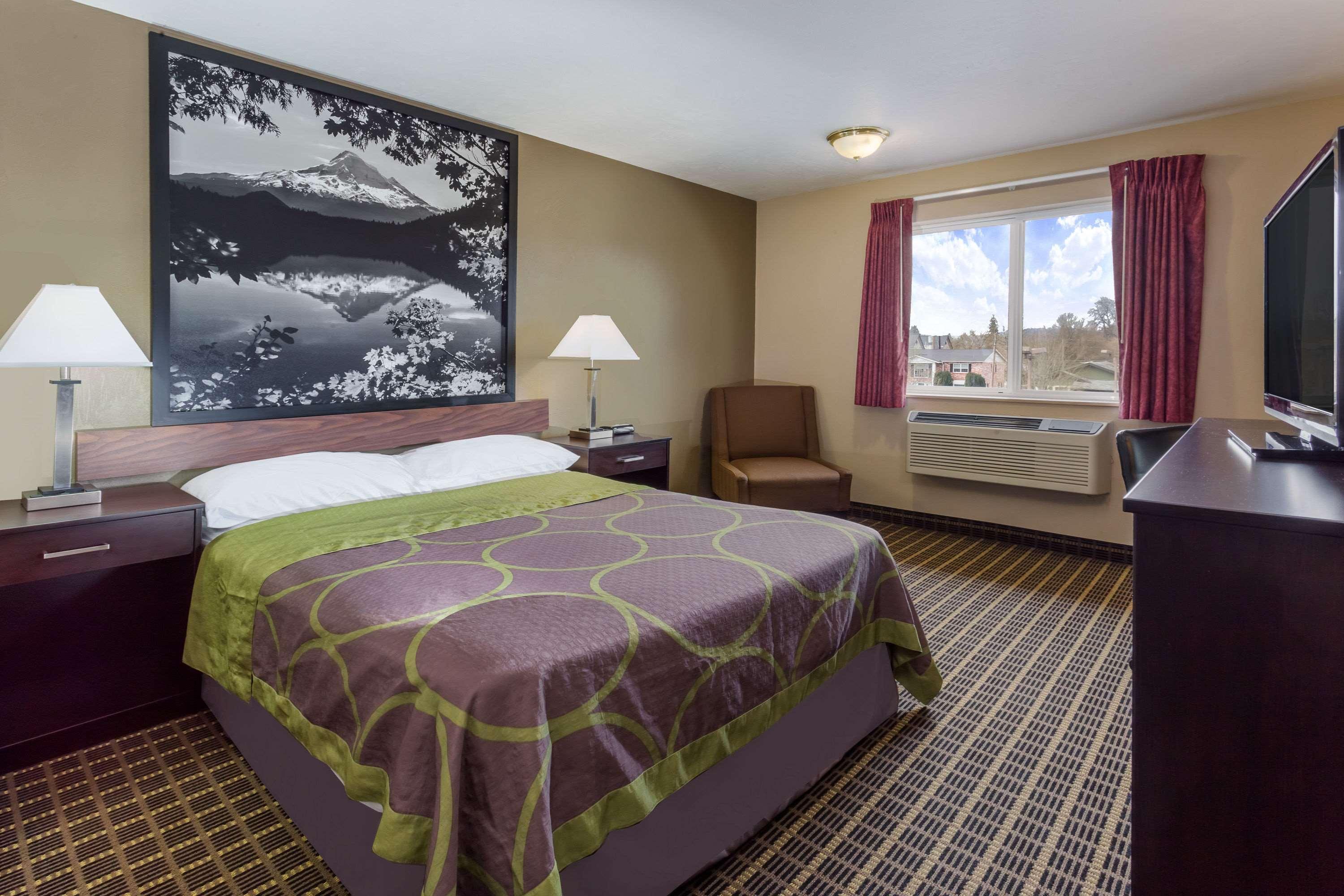 Super 8 By Wyndham Motel